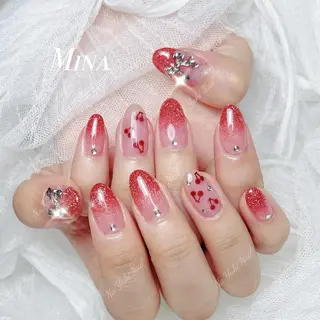 ネイル 🦋 Queenieのネイルデザイン