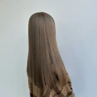 ロング 🫧✨️‪榎宮秀 透明感 ハイトーンのヘアスタイル