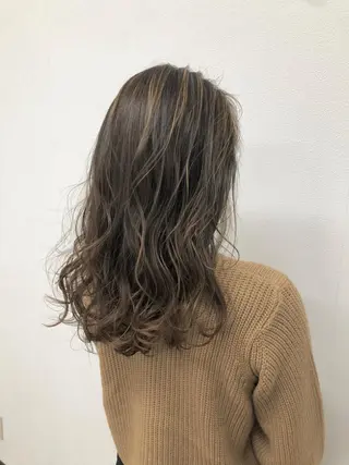 セミロング カラー 髪質改善×レイヤー 🫧松野力也のヘアスタイル