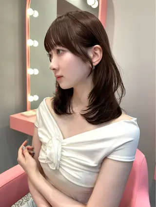 ミディアム 顔周り/透明感カラー REINA𓍯のヘアスタイル