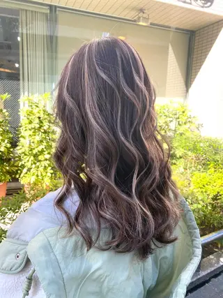 セミロング カラー 🌟ハイライト/ハイ トーン🌟MIKIのヘアスタイル