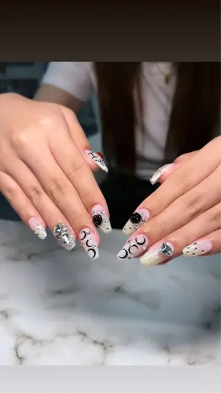 ネイル Anela Nail Studioのネイルデザイン