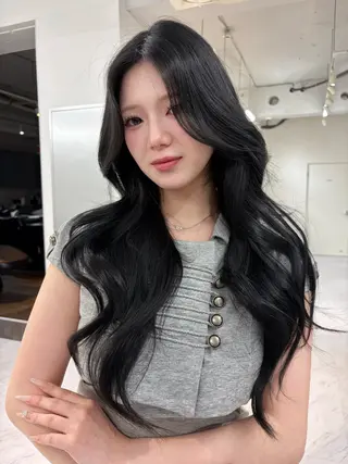 ロング vivie Madokaのヘアスタイル