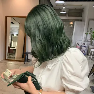 ミディアム カラー 的場 莉音のヘアスタイル