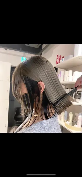 ショート カラー ブリーチ👩🦳/ ✂︎MANAMIのヘアスタイル