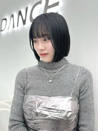 ショート カラー ヘアアレンジ 縮毛矯正🤍 ボブ/ HIKARIのヘアスタイル