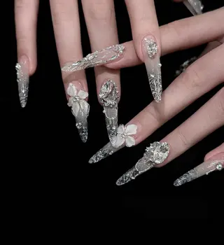 ネイル D-BEAUTY Nailsalonのネイルデザイン