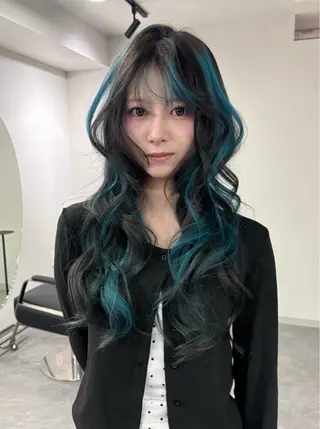 ロング カラー ヘアアレンジ 🌈【🎀ヘアデザイ ナー🎀】✨ノン✨のヘアスタイル