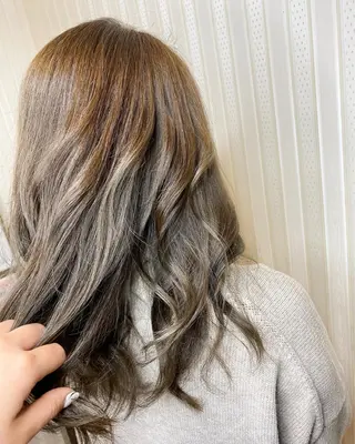 セミロング カラー 【育休中】EARTH 荒井店HARUNAのヘアスタイル