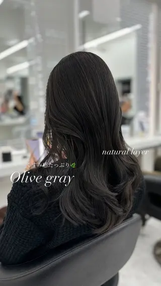 セミロング カラー 抜け感レイヤー︴ ニュアンスカラーのヘアスタイル