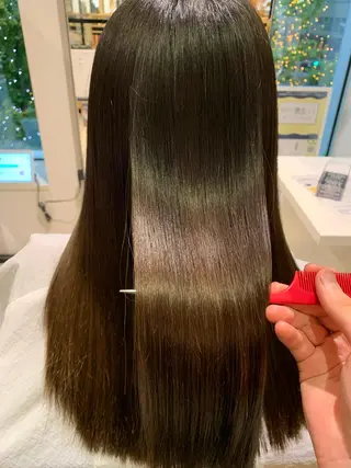 セミロング 髪質改善IENA店長 小泉拓のヘアスタイル