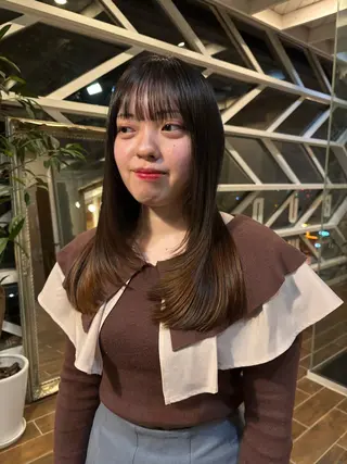 ロング 角田 桃香のヘアスタイル