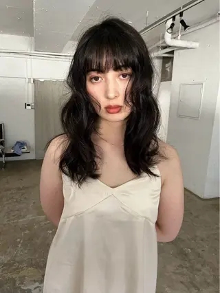 セミロング ramu ／ワンカラーのヘアスタイル