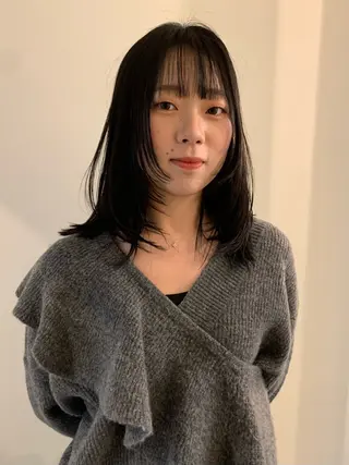 セミロング カラー 落合希 Olivebeigeのヘアスタイル