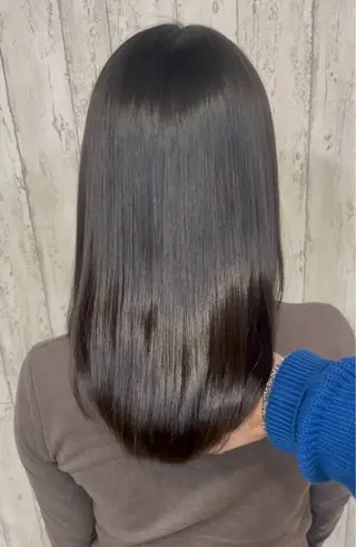 ロング カラー チフミ【下北沢🪐 艶カラー🫧】のヘアスタイル