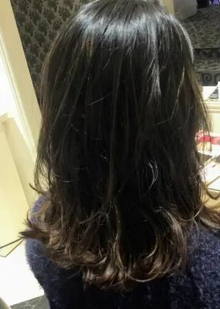 セミロング カラー 畠村 美智子のヘアスタイル
