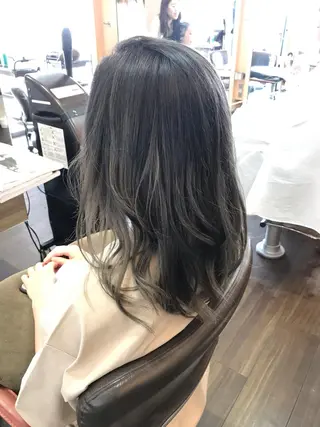 ミディアム 西川 佑樹のヘアスタイル
