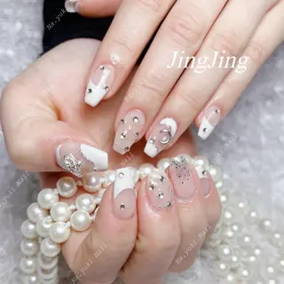 ネイル 🦋 Queenieのネイルデザイン