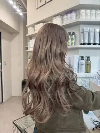 ロング カラー ミルクティー/渋谷 shunta🌟🌟のヘアスタイル