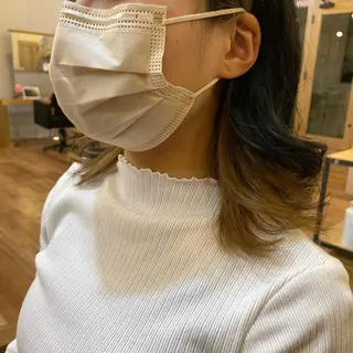 ミディアム 外間 智恵のヘアスタイル