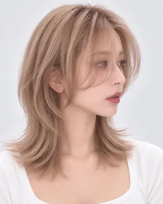 セミロング カラー 久木原 ゆりのヘアスタイル
