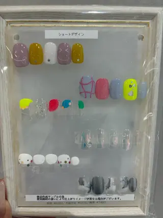 ネイル Lily 寝屋川公園 辻本のネイルデザイン