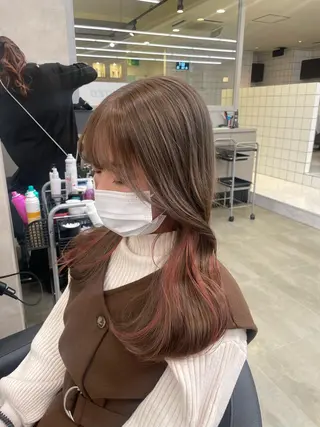 ミディアム カラー 抜け感レイヤー︴ ニュアンスカラーのヘアスタイル