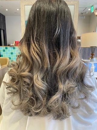ロング PASTEL ATELIERのヘアスタイル