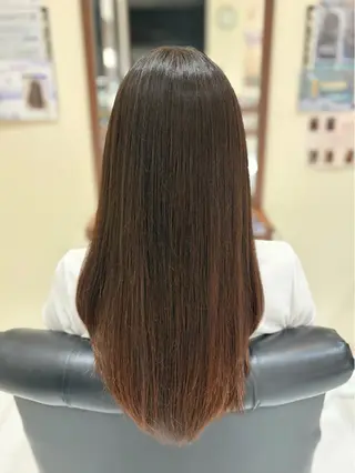 ロング Aphrodite 横手 亜紀のヘアスタイル