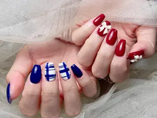 ネイル 🦋 Queenieのネイルデザイン