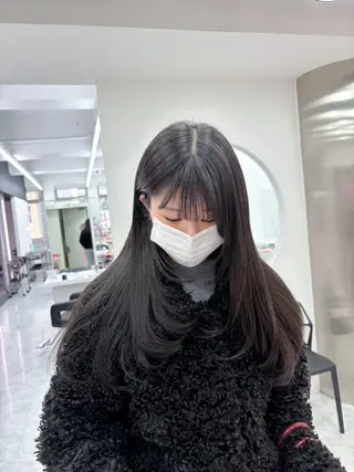 ロング カラー 抜け感レイヤー︴ ニュアンスカラーのヘアスタイル