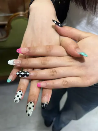 ネイル カエデ/ 海外ネイル🌺のネイルデザイン