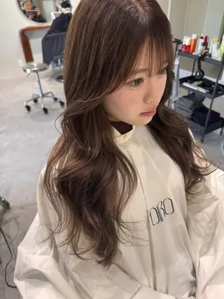 ロング カラー TOIRO ARISAのヘアスタイル