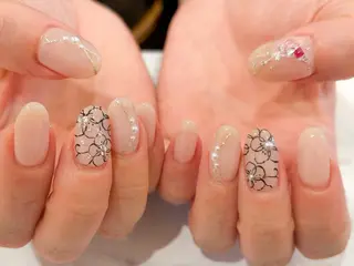 ネイル f'bloom L’ecrinのネイルデザイン