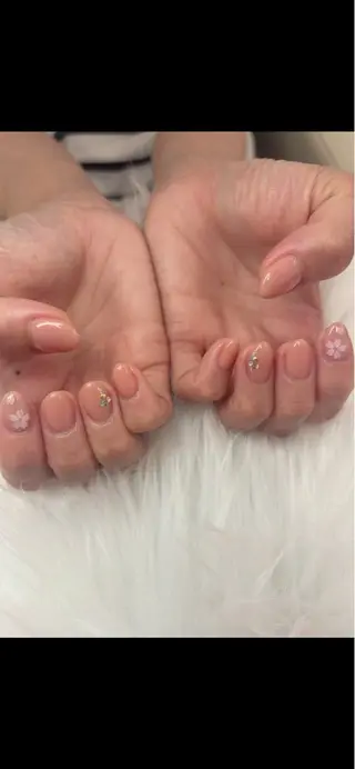 ミディアム aoz asukaのネイルデザイン