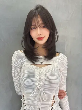 セミロング カラー 淺井 咲那のヘアスタイル