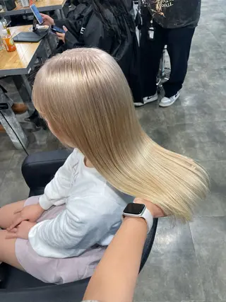 セミロング カラー ハイトーン 横浜💞ミオのヘアスタイル