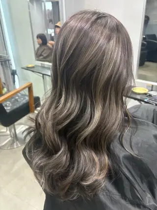 セミロング 🤍HIKARI🤍 ハイライトのヘアスタイル