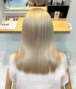 ミディアム カラー 藤田 小波のヘアスタイル