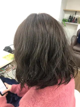 ミディアム カラー 正木 彩音のヘアスタイル