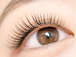 マツエク・マツパ PEARL~パール~ スタッフ用の眉毛・アイブロウイメージ