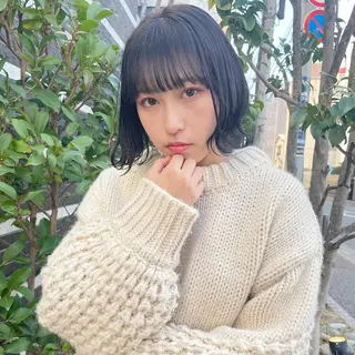 ショート 透明感オリーブ🫒/ ブリーチなしWカラーのヘアスタイル