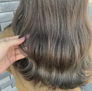ロング カラー 眞名子 瑞紀のヘアスタイル