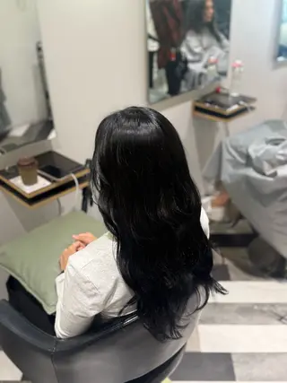 ロング カラー 山口 愛華のヘアスタイル