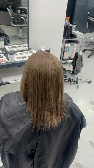 セミロング カラー ハイトーンカラー🔹 縮毛矯正/千葉洋佑のヘアスタイル
