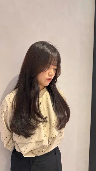 ロング モデル募集中/西梅田 naruka🍏のヘアスタイル