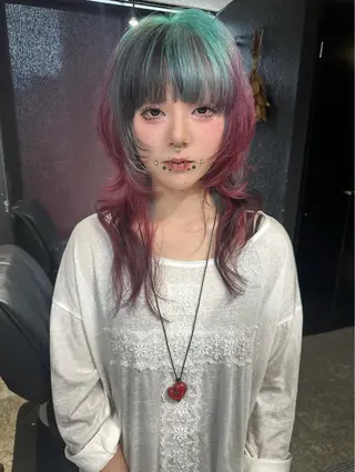 ロング TAIRA横浜ウルフ 🐺デザインカラーのヘアスタイル