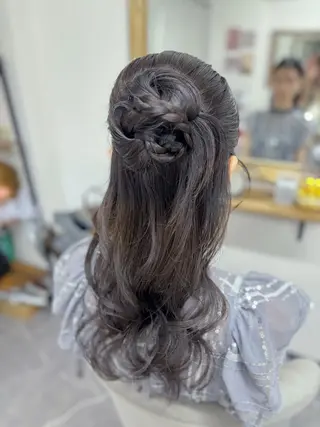 セミロング ヘアアレンジ ⭐︎moe 【ヘアメイク🧸】のヘアスタイル