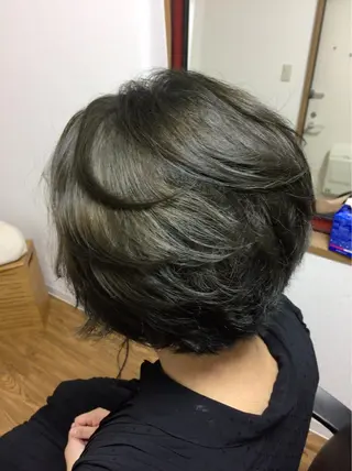 ミディアム カラー じょん 。のヘアスタイル