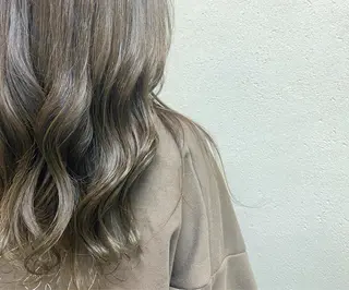 ロング カラー 才門 真菜のヘアスタイル